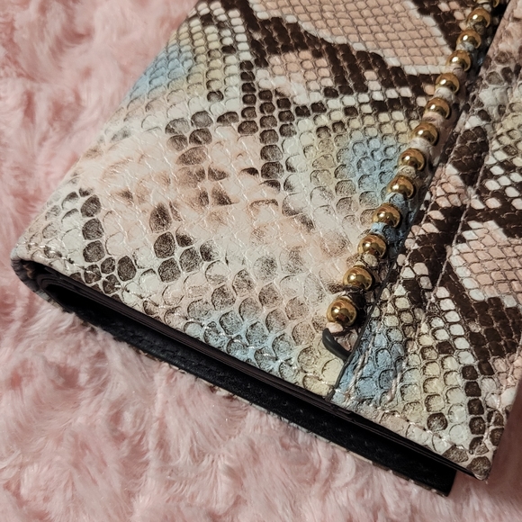 Hard To Find! Jessica Simpson large bifold/zip-around wallet. - Picture 10 of 16